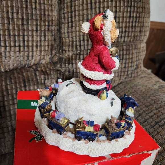 Holiday Time Musical Christmas Bear With Train Wind Up Figure Works Great - Picture 6 of 12